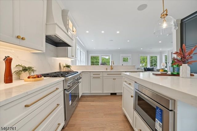 30 Peapack Rd, Far Hills Boro, NJ 07931