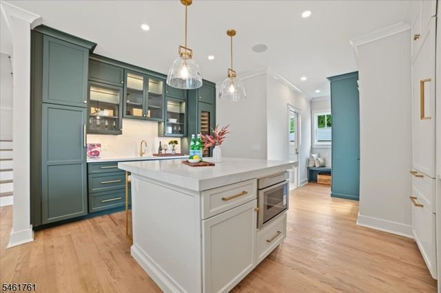 30 Peapack Rd, Far Hills Boro, NJ 07931