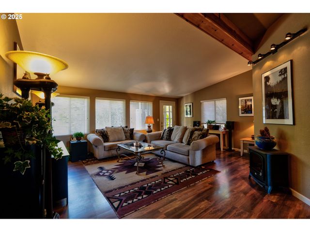 156 PEPPERMILL Rd, Kelso, WA 98626