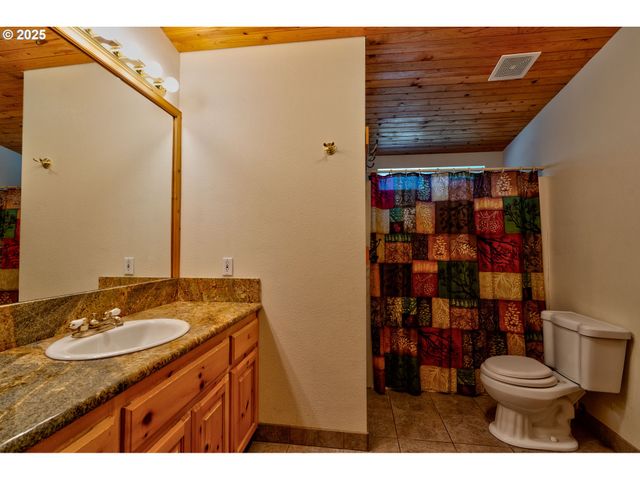 156 PEPPERMILL Rd, Kelso, WA 98626