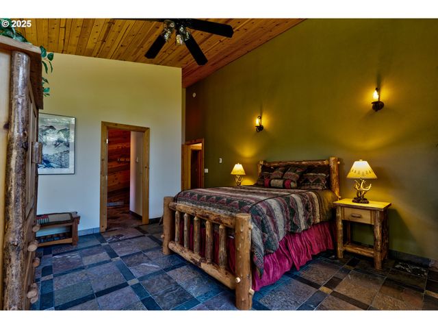 156 PEPPERMILL Rd, Kelso, WA 98626