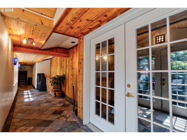 156 PEPPERMILL Rd, Kelso, WA 98626