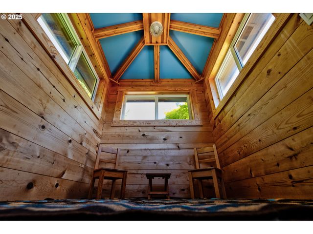 156 PEPPERMILL Rd, Kelso, WA 98626