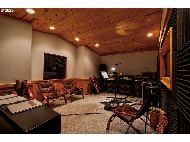 156 PEPPERMILL Rd, Kelso, WA 98626