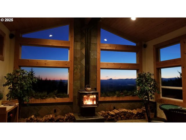 156 PEPPERMILL Rd, Kelso, WA 98626