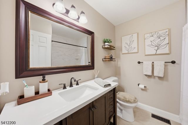 45 Fox Tail Ln, Hardyston Twp., NJ 07419