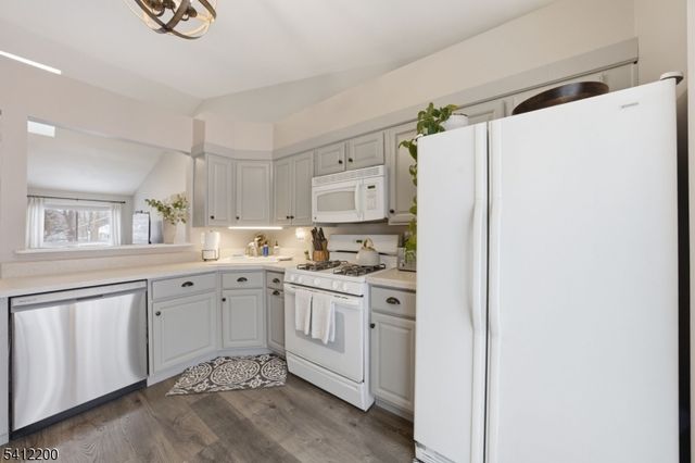 45 Fox Tail Ln, Hardyston Twp., NJ 07419