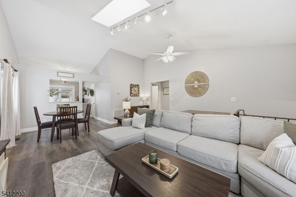 45 Fox Tail Ln, Hardyston Twp., NJ 07419