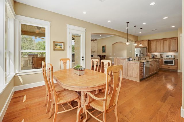 105 Arrowhead RD, Georgetown, TX 78633
