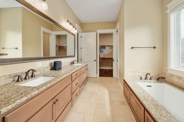 105 Arrowhead RD, Georgetown, TX 78633