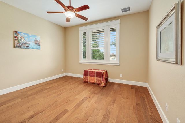 105 Arrowhead RD, Georgetown, TX 78633