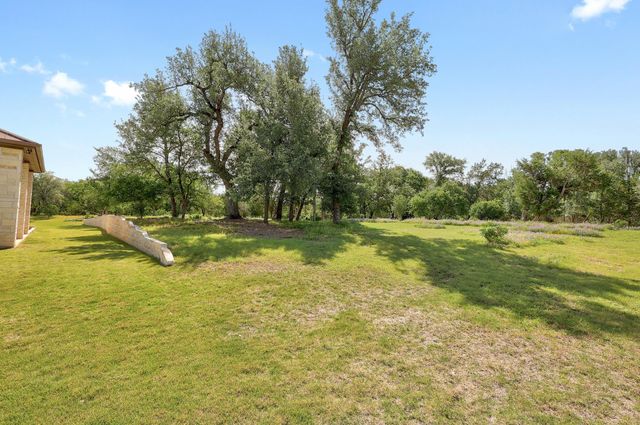 105 Arrowhead RD, Georgetown, TX 78633
