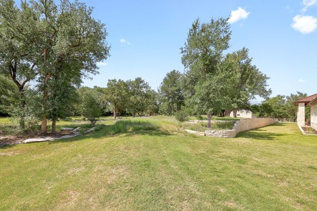 105 Arrowhead RD, Georgetown, TX 78633