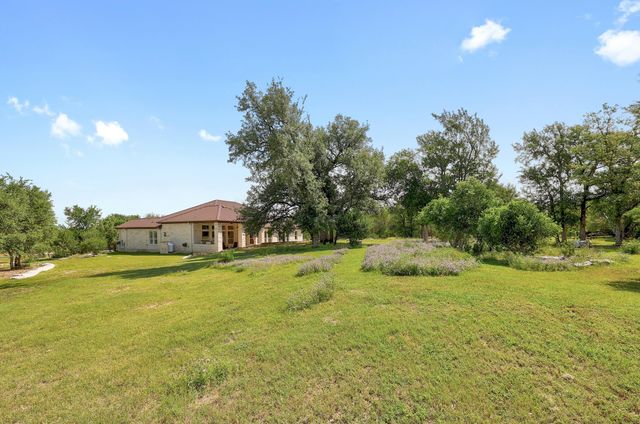 105 Arrowhead RD, Georgetown, TX 78633