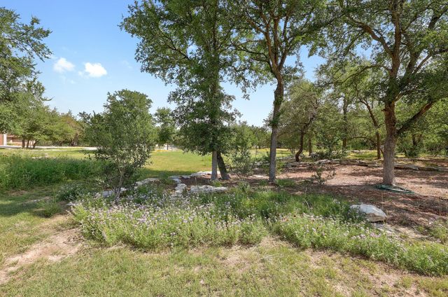 105 Arrowhead RD, Georgetown, TX 78633