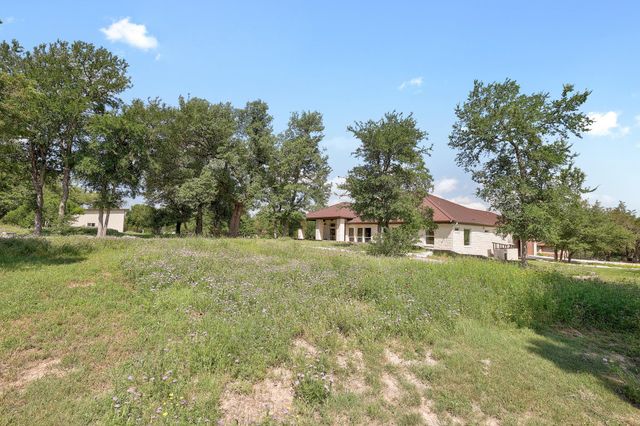 105 Arrowhead RD, Georgetown, TX 78633