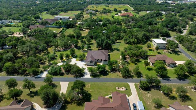 105 Arrowhead RD, Georgetown, TX 78633