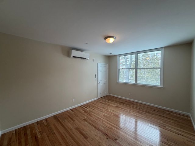 85 Lowell 6, Peabody, MA 01960