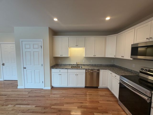 85 Lowell 6, Peabody, MA 01960