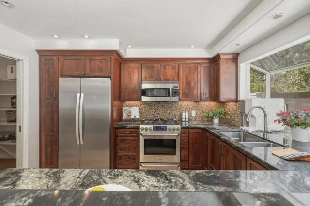11120 FORESTVIEW Lane, San Diego, CA 92131