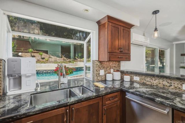 11120 FORESTVIEW Lane, San Diego, CA 92131