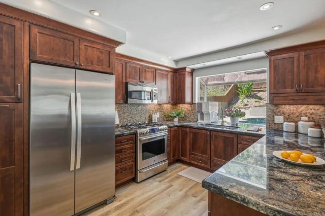 11120 FORESTVIEW Lane, San Diego, CA 92131