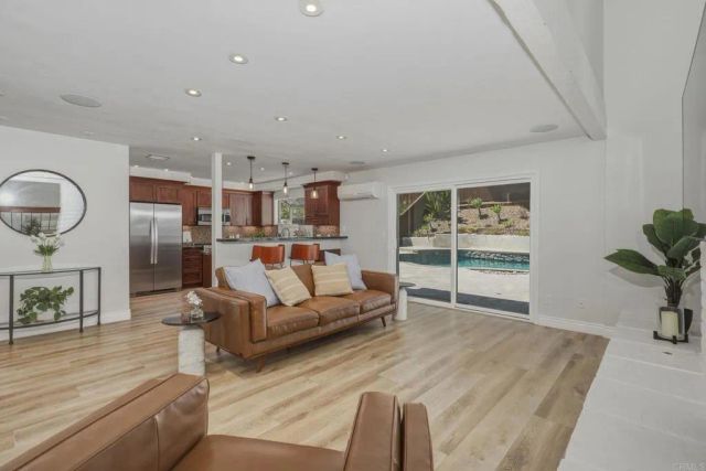 11120 FORESTVIEW Lane, San Diego, CA 92131