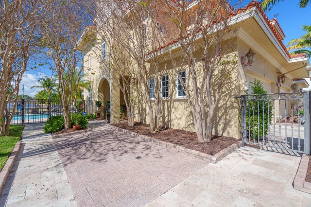 237 Garden Court, Lauderdale-By-The-Sea, Fort Lauderdale, FL 33308