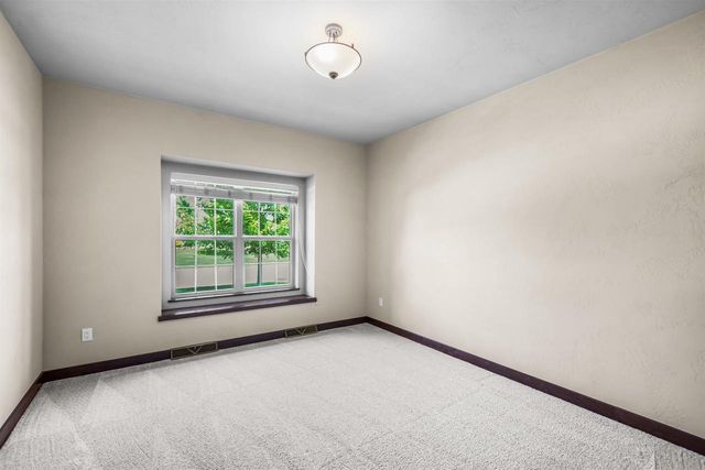 1270 CAMERON CIRCLE, Neenah, WI 54956