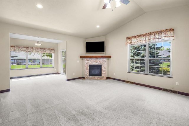 1270 CAMERON CIRCLE, Neenah, WI 54956