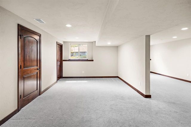 1270 CAMERON CIRCLE, Neenah, WI 54956