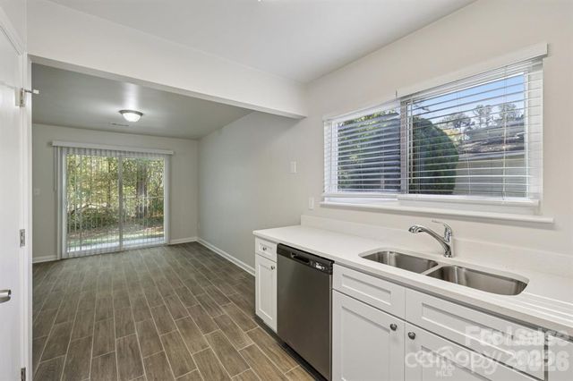 7030 Huntsmaster Drive, Charlotte, NC 28277