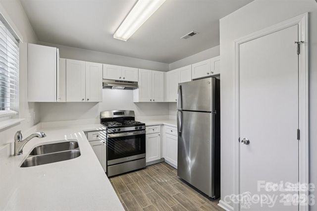 7030 Huntsmaster Drive, Charlotte, NC 28277