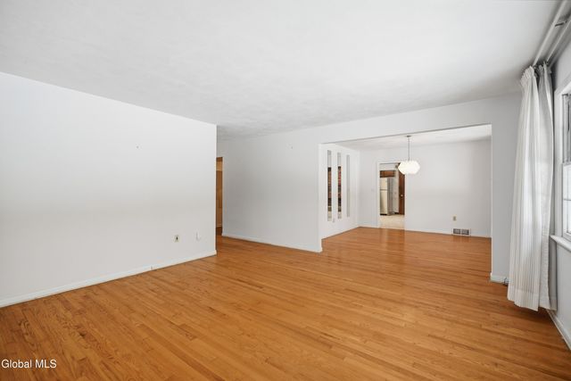 1225 Hempstead Road, Niskayuna, NY 12309