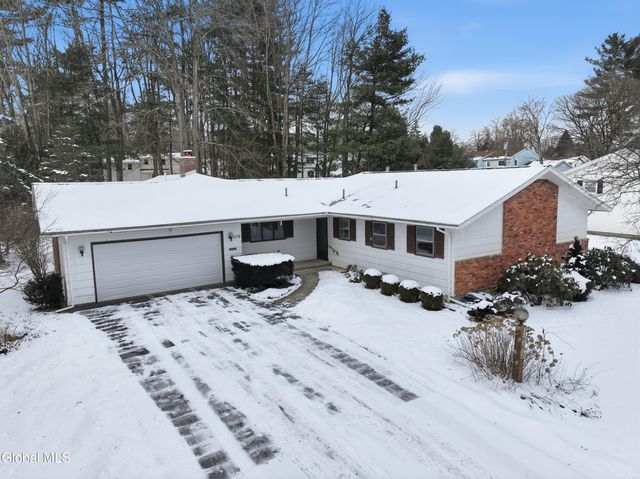 1225 Hempstead Road, Niskayuna, NY 12309