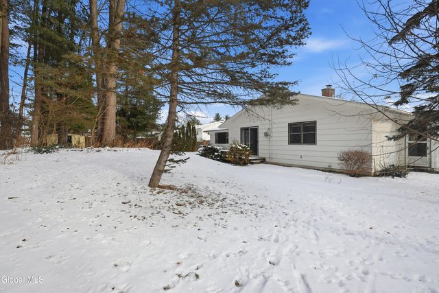 1225 Hempstead Road, Niskayuna, NY 12309