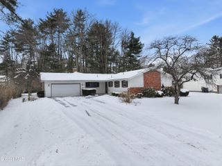 1225 Hempstead Road, Niskayuna, NY 12309