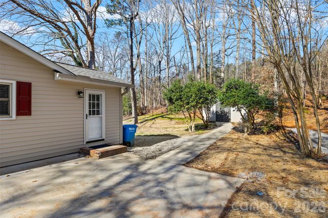 222 Woodridge Drive, Belmont, NC 28012