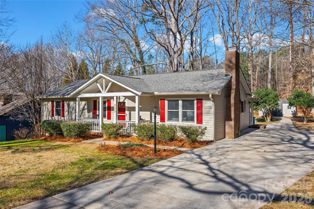 222 Woodridge Drive, Belmont, NC 28012