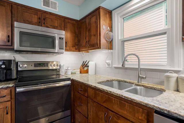 10226 Century Lane, Lenexa, KS 66215