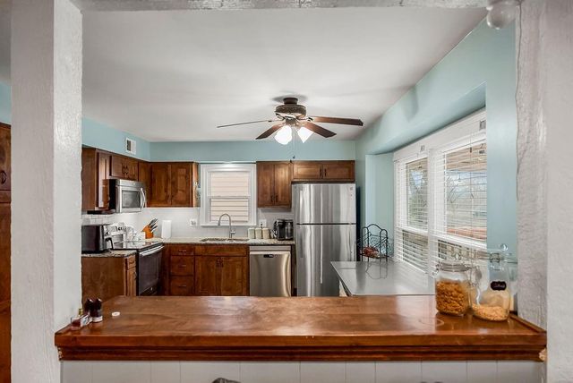 10226 Century Lane, Lenexa, KS 66215