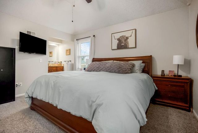 10226 Century Lane, Lenexa, KS 66215