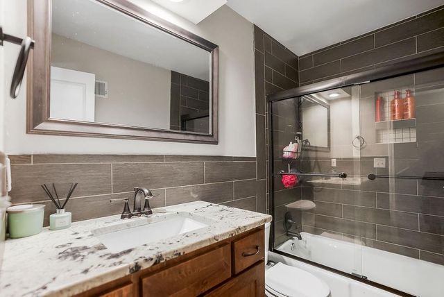 10226 Century Lane, Lenexa, KS 66215