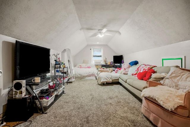 10226 Century Lane, Lenexa, KS 66215