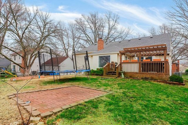 10226 Century Lane, Lenexa, KS 66215