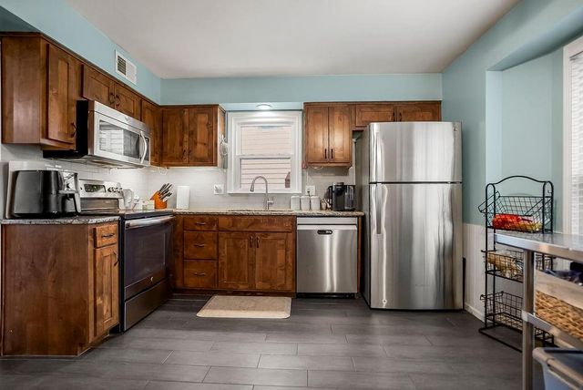 10226 Century Lane, Lenexa, KS 66215