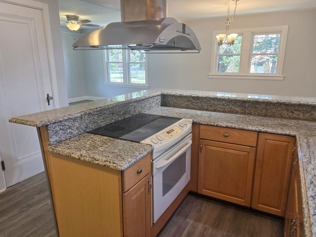 2657 N Sayre Avenue, Chicago, IL 60707