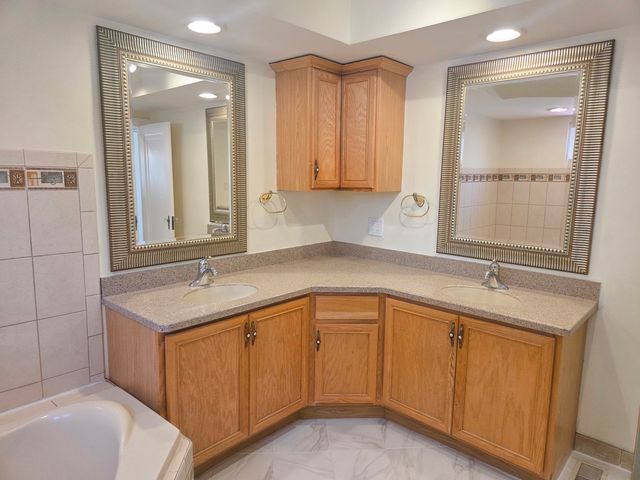 2657 N Sayre Avenue, Chicago, IL 60707