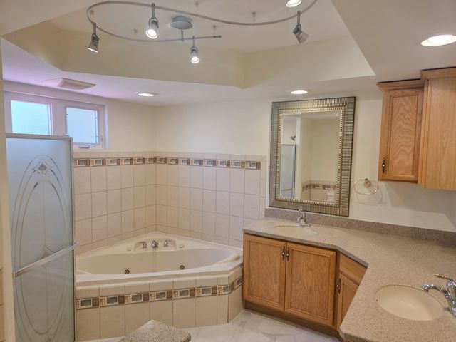 2657 N Sayre Avenue, Chicago, IL 60707