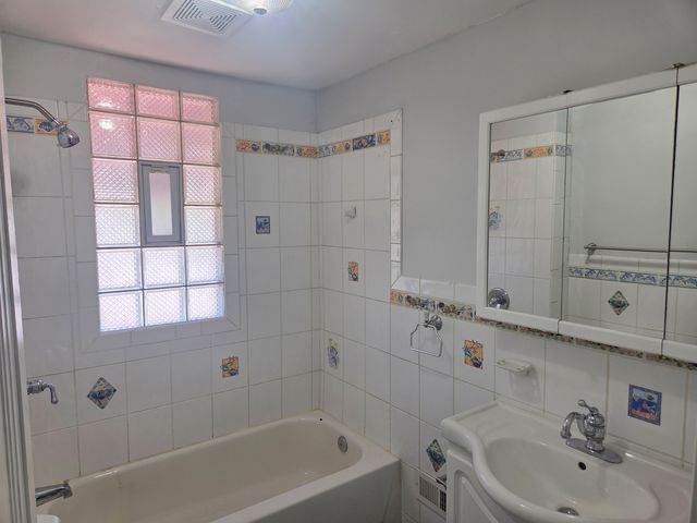 2657 N Sayre Avenue, Chicago, IL 60707